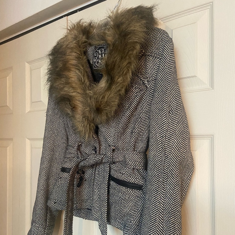 Light Weight Fall Jacket Size Medium - image 2